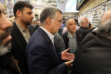 تشرف وزیر بهداشت به حرم حضرت فاطمه معصومه (س) + تصاویر