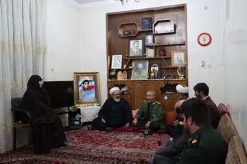 خانواده‌های شهدا تداوم‌بخش روحیه جهادی در جامعه هستند