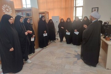 مطالعه، زیربنای توسعه کشور و سعادتمندی جامعه را در پی دارد+ عکس