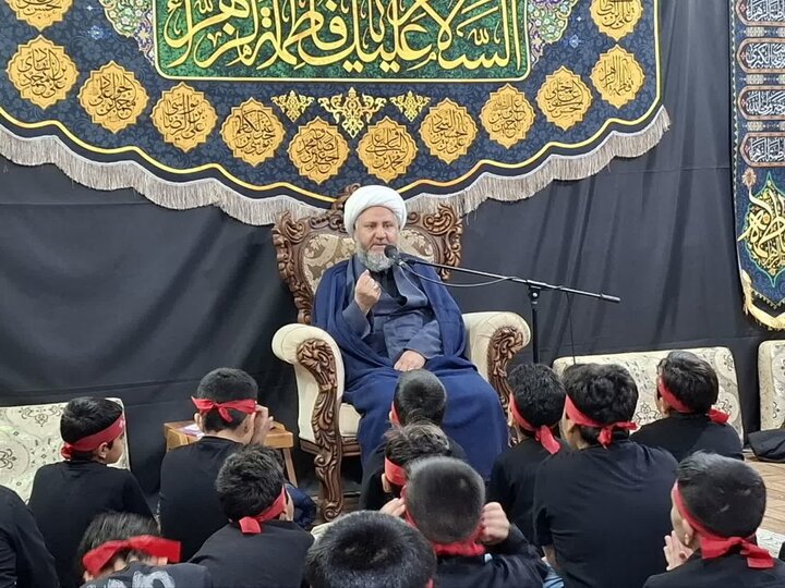 تصاویر/ شرکت امام جمعه آران و بیدگل درمراسم های سوگواری شهادت حضرت فاطمه زهرا (س)