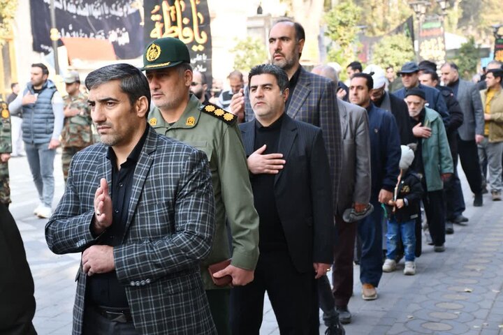 تصاویر / عزاداری خیابانی مردم شهرستان خوی در سالروز شهادت حضرت زهرا (س)