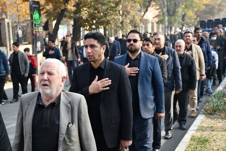 تصاویر / عزاداری خیابانی مردم شهرستان خوی در سالروز شهادت حضرت زهرا (س)