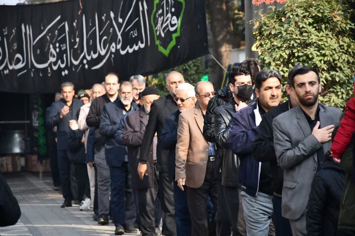 تصاویر / عزاداری خیابانی مردم شهرستان خوی در سالروز شهادت حضرت زهرا (س)