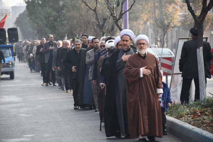 تصاویر / عزاداری خیابانی مردم شهرستان خوی در سالروز شهادت حضرت زهرا (س)