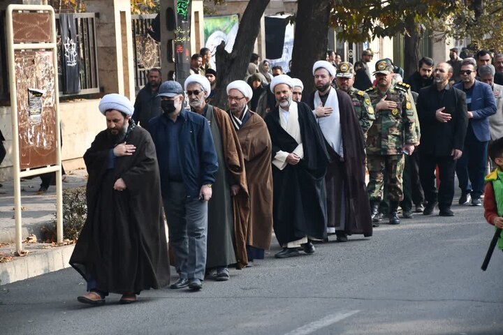 تصاویر / عزاداری خیابانی مردم شهرستان خوی در سالروز شهادت حضرت زهرا (س)