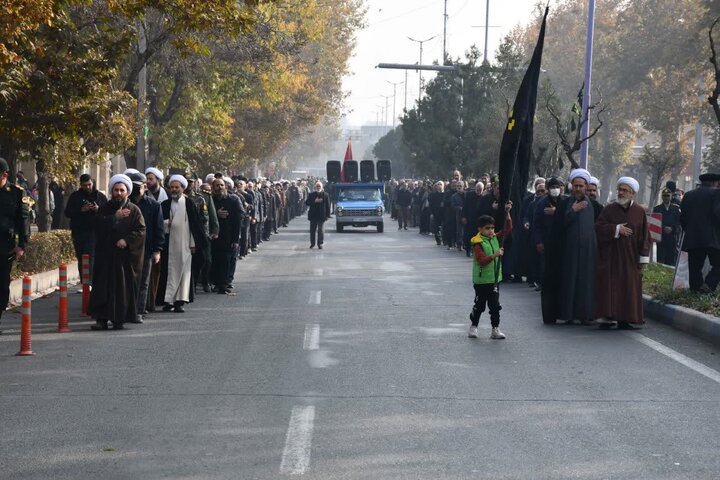 تصاویر / عزاداری خیابانی مردم شهرستان خوی در سالروز شهادت حضرت زهرا (س)