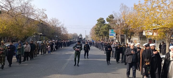 تصاویر/ مراسم عزاداری خیابانی مردم سلماس در سالروز شهادت حضرت زهرا (س)