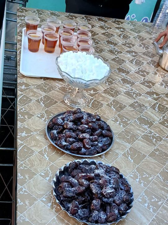 تصاویر/ راه اندای ایستگاه صلواتی توسط طلاب مدرسه علمیه امام خمینی (ره) ماکو در سالروز شهادت حضرت زهرا (س)