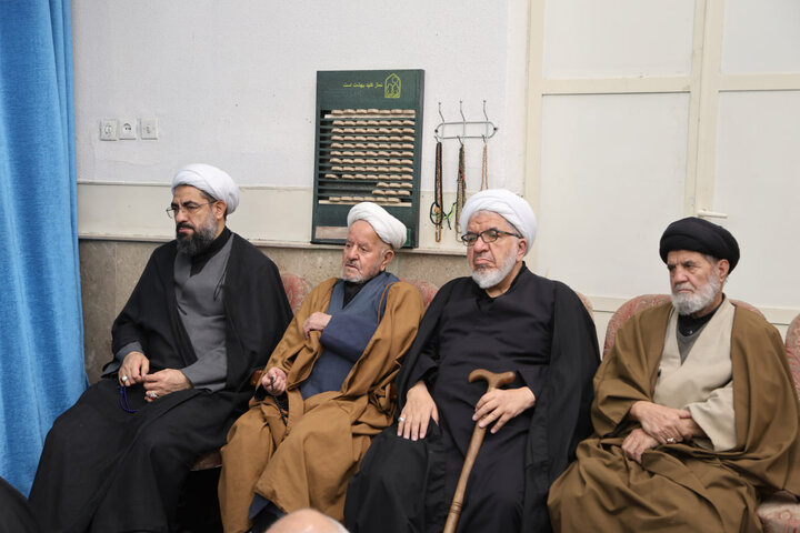 تصاویر / روضه شهادت حضرت زهرا(س) دفتر امام جمعه همدان