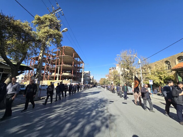 تصاویر /  دسته عزاداری مردم شهرستان تویسرکان در سوگ حضرت فاطمه زهرا سلام الله علیها