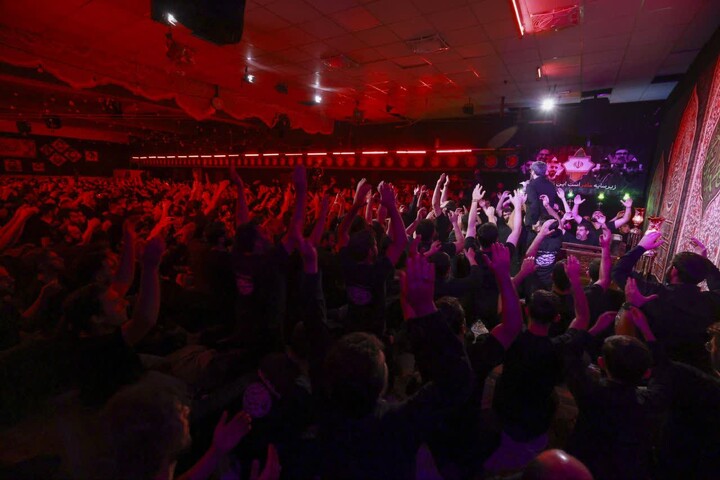 تصاویر| مراسم عزاداری دهه دوم فاطمیه هیئت فدائیان حسین اصفهان