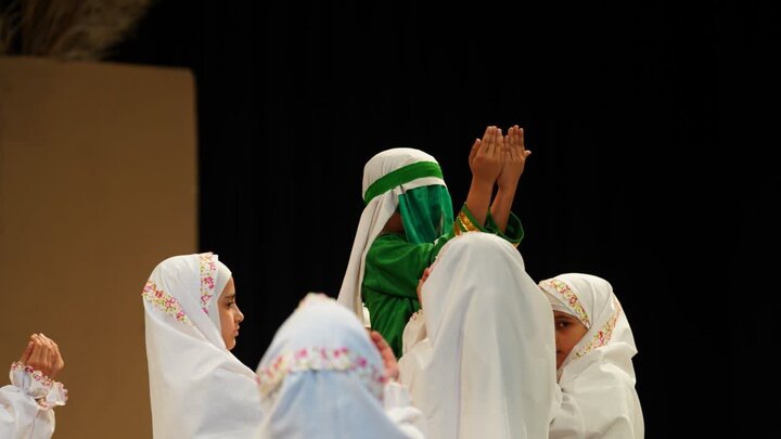 تصاویر/ نمایش «یاس علی» در ایام فاطمیه در تالار شهر کاشان