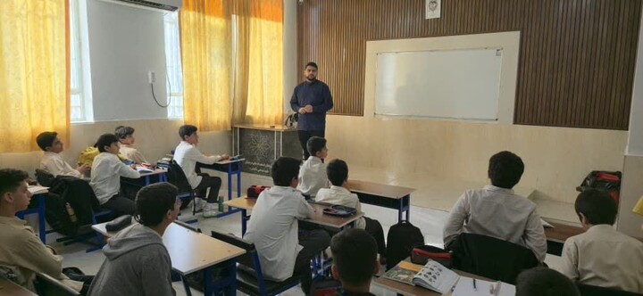 تصاویر/فعالیت طلاب و روحانیون مدرسه علمیه ولی عصر(عج)‌اهواز در ایام فاطمیه