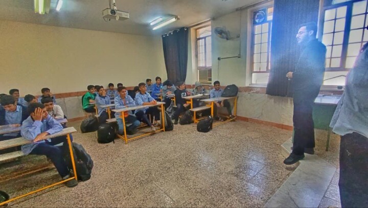 تصاویر/فعالیت طلاب و روحانیون مدرسه علمیه ولی عصر(عج)‌اهواز در ایام فاطمیه