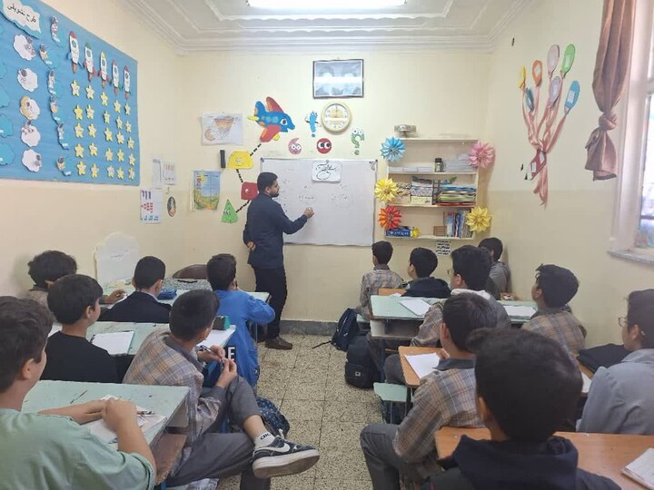 تصاویر/فعالیت طلاب و روحانیون مدرسه علمیه ولی عصر(عج)‌اهواز در ایام فاطمیه