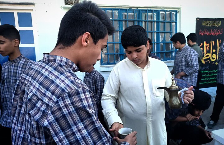 تصاویر/فعالیت طلاب و روحانیون مدرسه علمیه ولی عصر(عج)‌اهواز در ایام فاطمیه