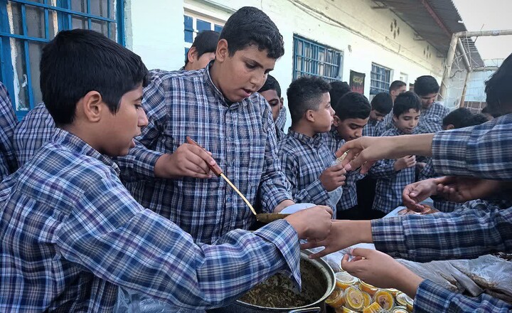 تصاویر/فعالیت طلاب و روحانیون مدرسه علمیه ولی عصر(عج)‌اهواز در ایام فاطمیه