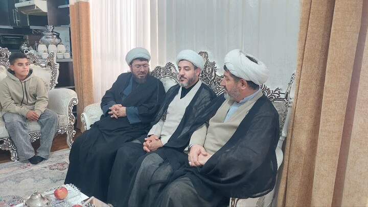 تصاویر / دیدار مدیرکل خدمات حوزه‌های علمیه زنجان با روحانیون پیشقراول فرهنگ در ابهر و خرمدره