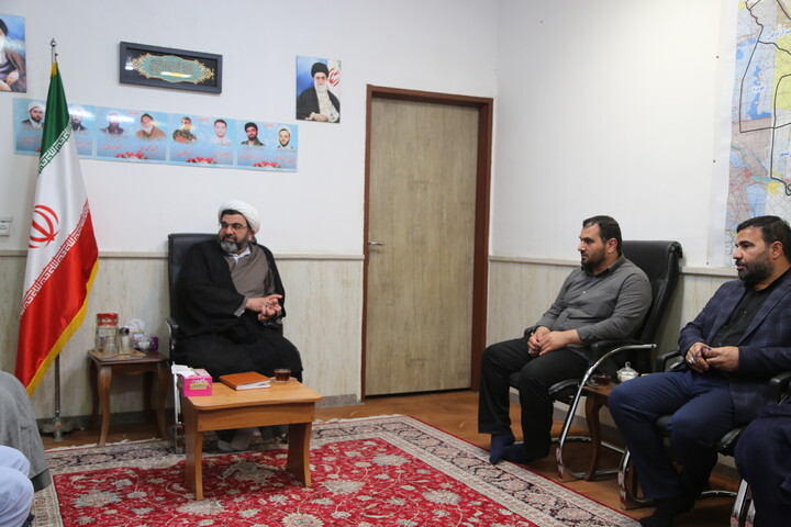 دیدار جمعی از مدیران شهرداری اهواز با مدیر حوزه علمیه خوزستان
