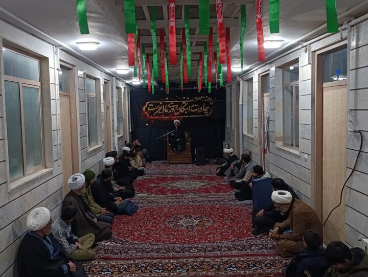 تصاویر/مراسم عزاداری شهادت مادر سادات در حوزه علمیه امام خمینی (ره) خمین