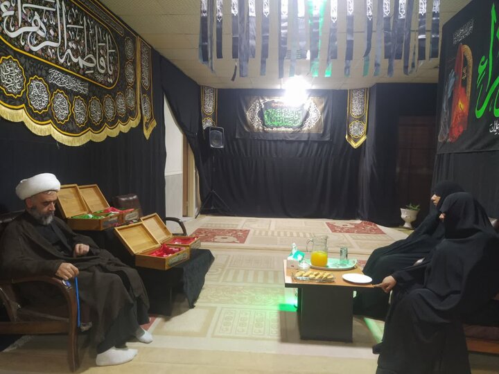 تصاویر/ بازدید مدیر حوزه علمیه خواهران استان بوشهر از نمایشگاه یاس کبود 2