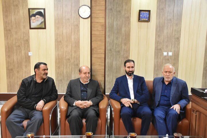 تصاویر/دیدار مدیرکل بنیاد شهید لرستان با امام جمعه کوهدشت