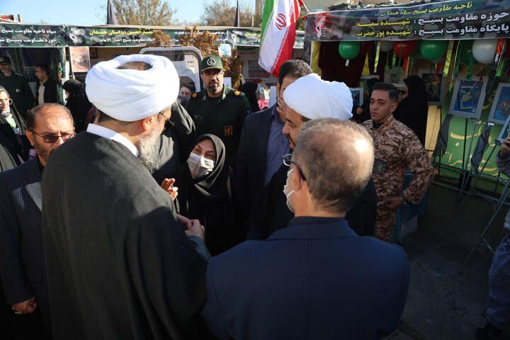 تصااویر / نمایشگاه «اسوه بصیر» در همدان افتتاح شد