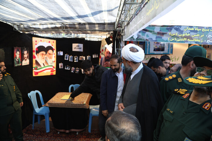 تصااویر / نمایشگاه «اسوه بصیر» در همدان افتتاح شد