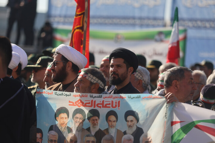 تصاویر /  اجتماع ۱۲ هزار نفری بسیجیان "برای ایران" در همدان