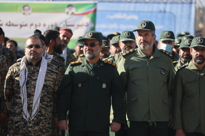 تصاویر /  اجتماع ۱۲ هزار نفری بسیجیان "برای ایران" در همدان