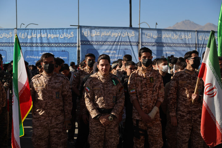 تصاویر /  اجتماع ۱۲ هزار نفری بسیجیان "برای ایران" در همدان