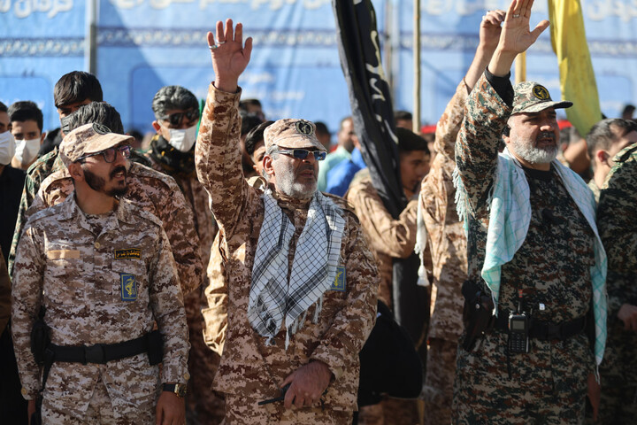 تصاویر /  اجتماع ۱۲ هزار نفری بسیجیان "برای ایران" در همدان