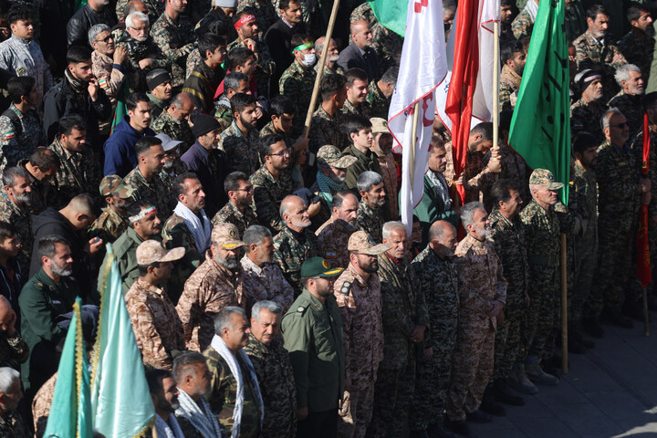 تصاویر /  اجتماع ۱۲ هزار نفری بسیجیان "برای ایران" در همدان