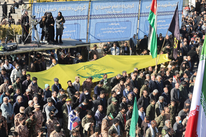 تصاویر /  اجتماع ۱۲ هزار نفری بسیجیان "برای ایران" در همدان