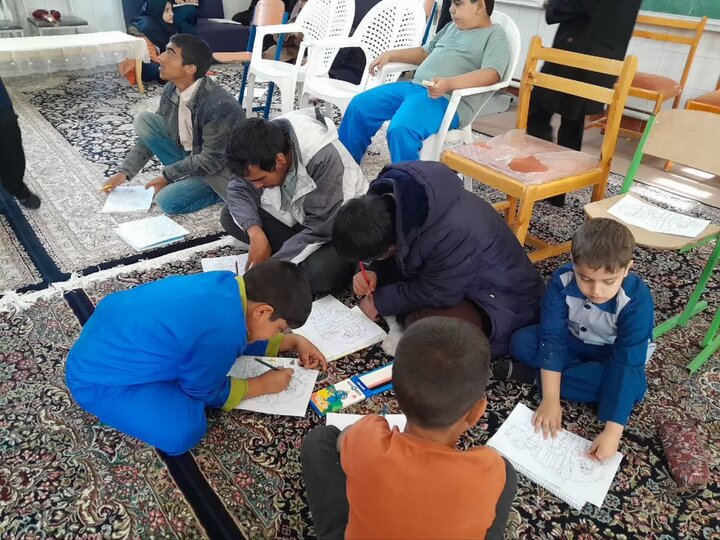 تصاویر/ فعالیت دو مبلغ مدرسه علمیه فاطمه الزهرا(س) کشکوئیه در ایام‌ فاطمیه