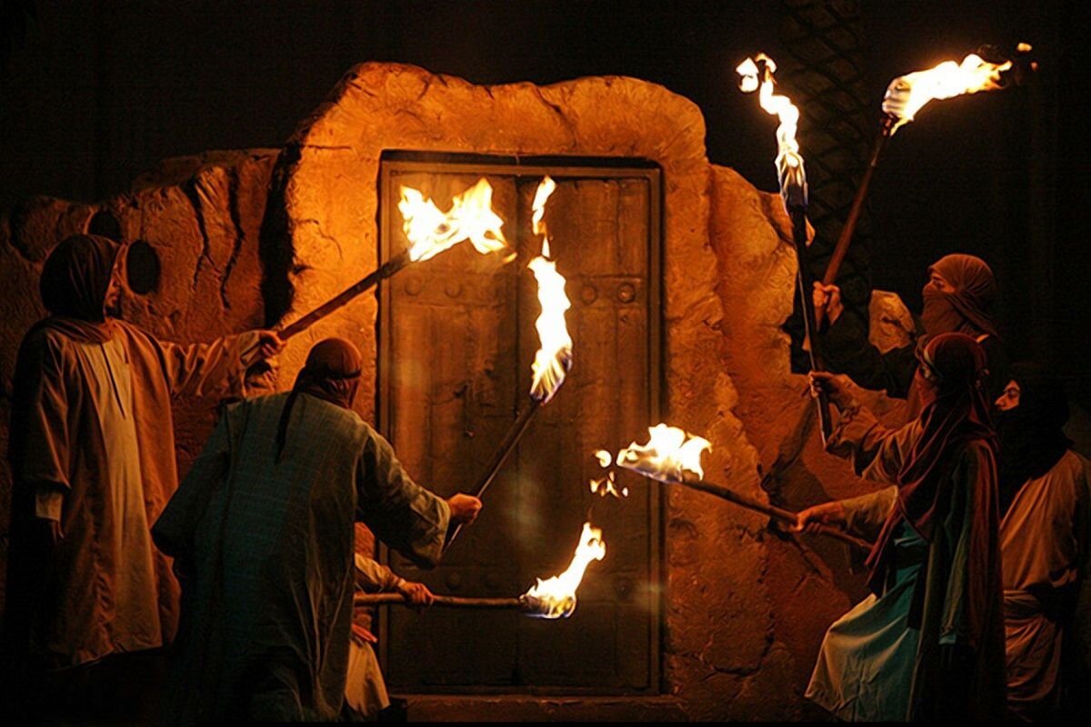 Fu davvero incendiata la porta della casa di Fatima Zahra?