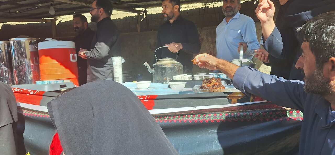 جلوه های ناب خدمت و همدلی در مسیر یازده کیلومتری؛