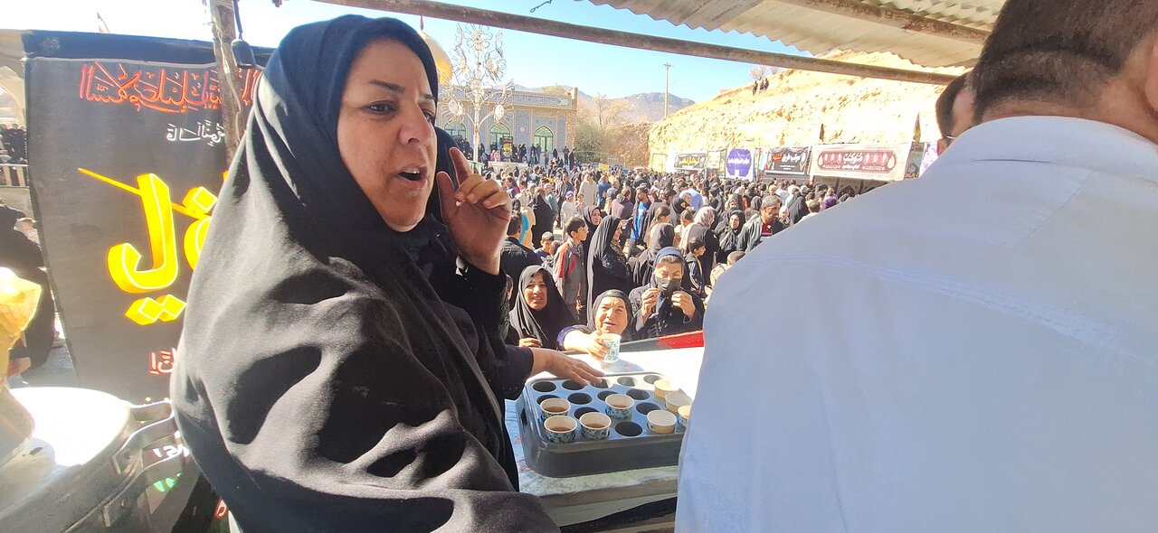 جلوه های ناب خدمت و همدلی در مسیر یازده کیلومتری؛