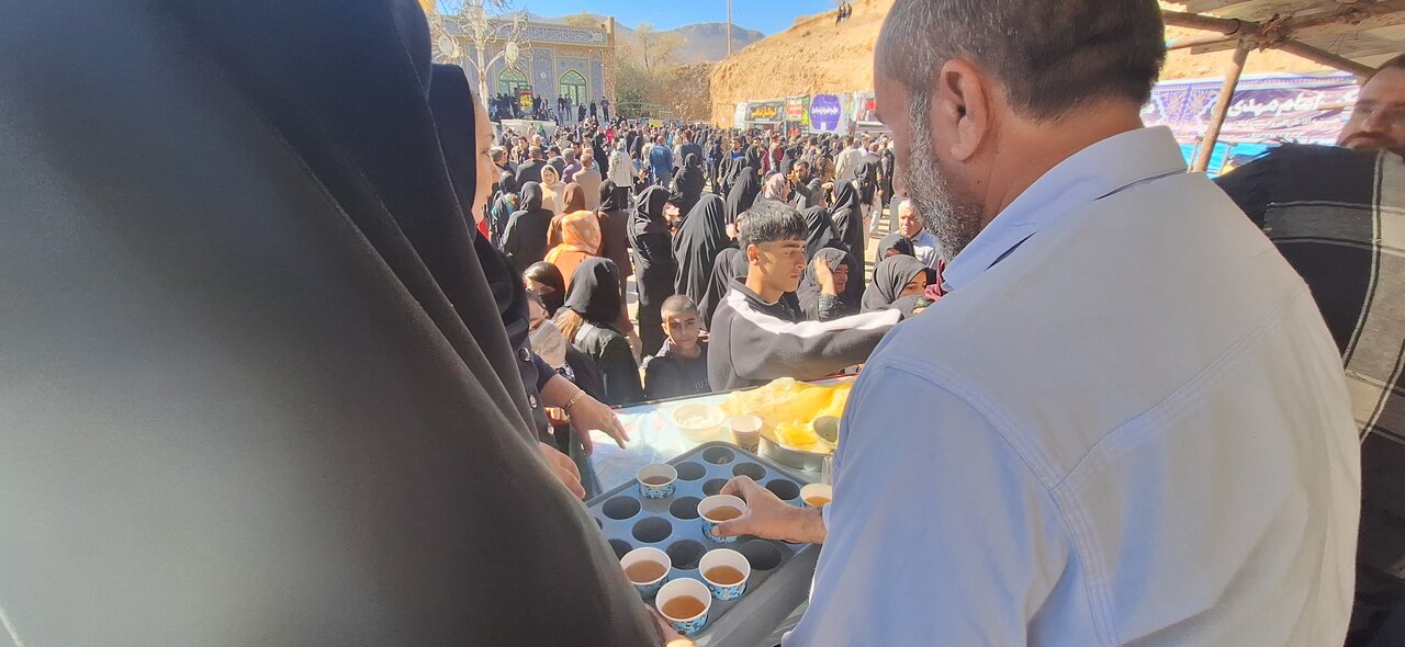 جلوه های ناب خدمت و همدلی در مسیر یازده کیلومتری؛