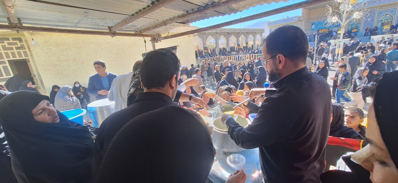 جلوه های ناب خدمت و همدلی در مسیر یازده کیلومتری؛