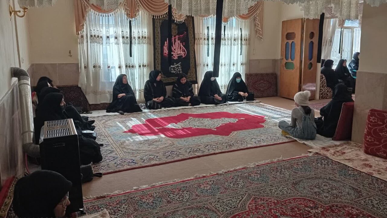 نشست ایام فاطمیه در مدرسه علمیه تخصصی زینب کبری(س) رفسنجان