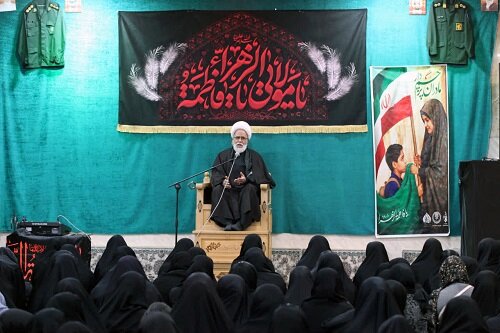 پیروی از سیره فاطمی، مسیر تداوم اسلام ناب است