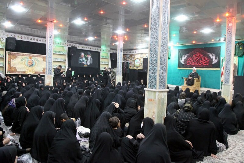 پیروی از سیره فاطمی، مسیر تداوم اسلام ناب است