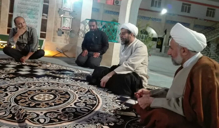 دیدار نمایندگان آیتالله اعرافی با استاد پیشکسوت حوزه علمیه فارس