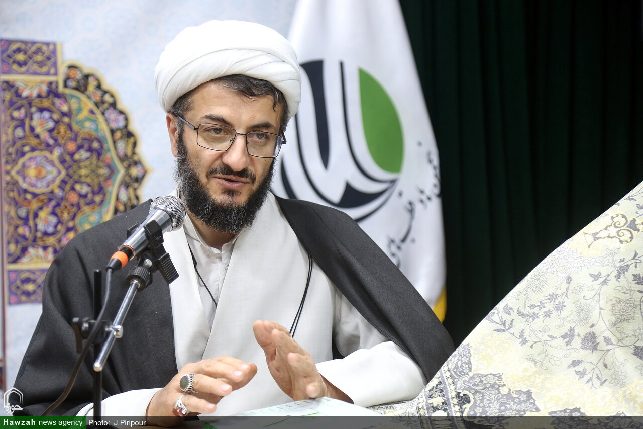 آثار پژوهشی در قفسه‌ها نمانند / پیشتازی حوزه علمیه در مطالعات اجتماعی اسلامی