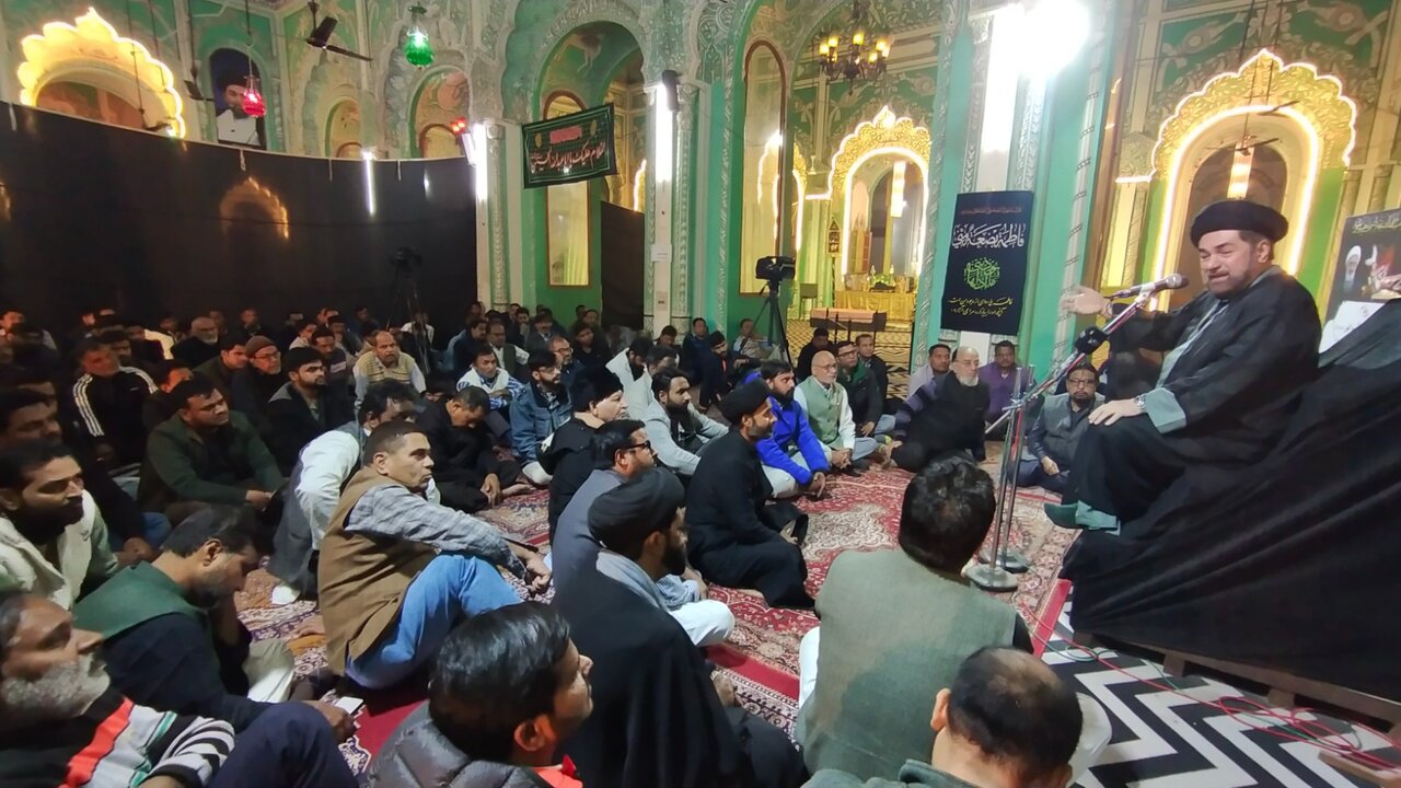 कौसर से मुराद हज़रत फ़ातिमा (स) और उनका पवित्र परिवार है: मौलाना कल्बे जवाद नक़वी