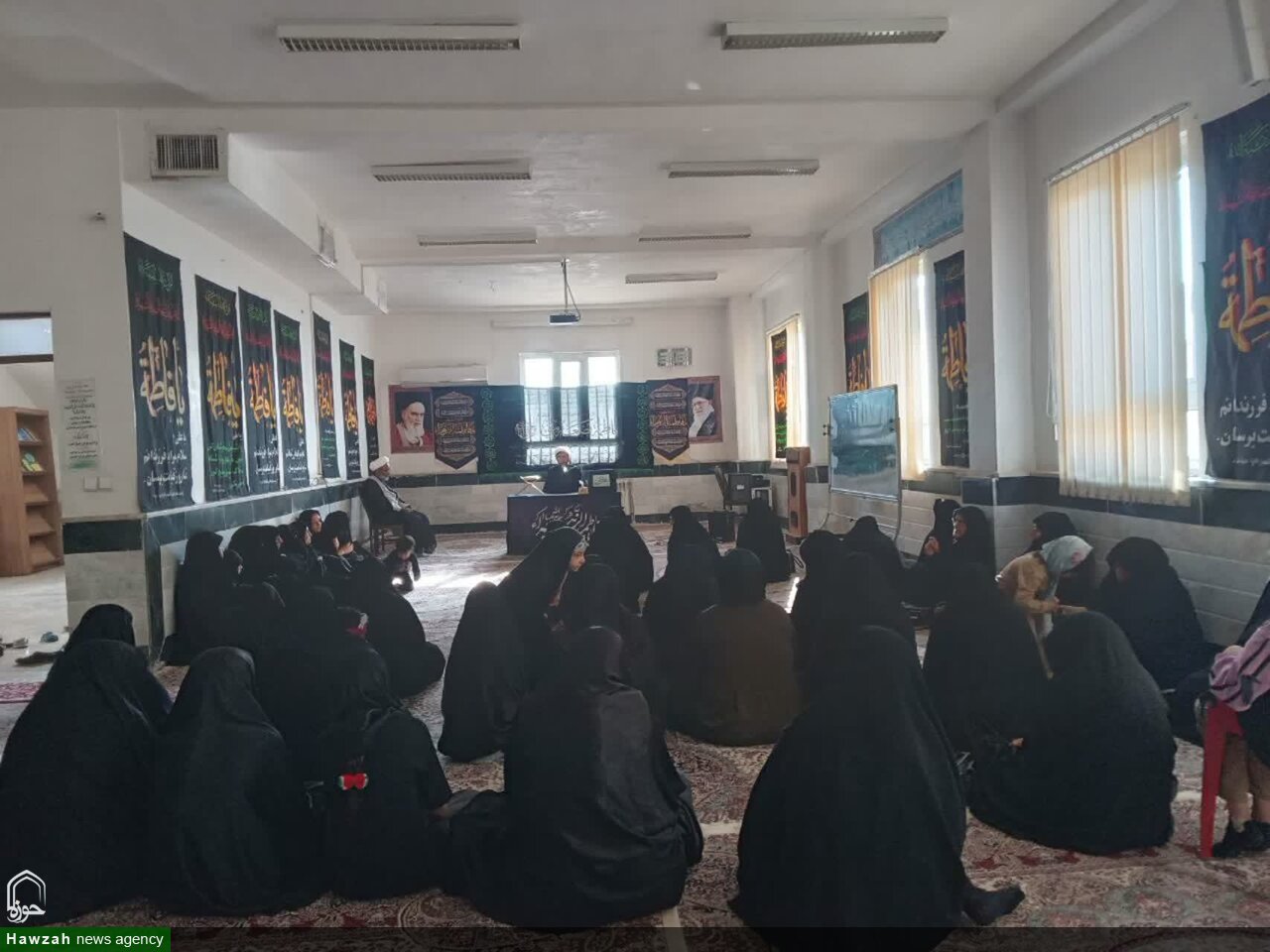 تربیت نسلی مؤمن و عفیف از وظایف زن مسلمان است