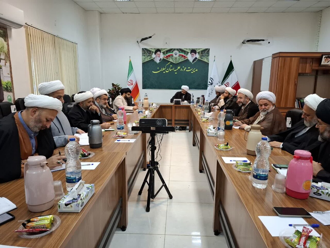 تبیین ملاکهای رتبهبندی مدارس علمیه در نشست مدیران حوزه علمیه گیلان+عکس