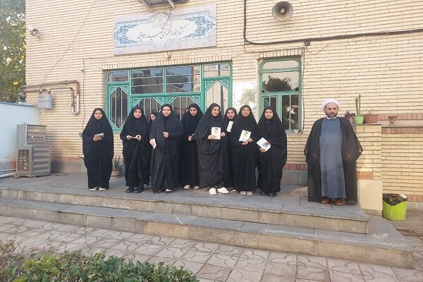 مطالعه، زیربنای توسعه کشور و سعادتمندی جامعه را در پی دارد+ عکس