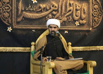 حضرت زهرا(س) مادر ایستادگی و مقاومت است